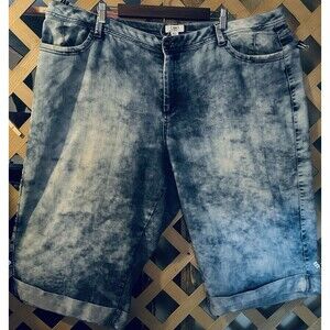 CATO Woman Stone-Washed Light Blue Wide Leg Denim Capri Jeans 24W